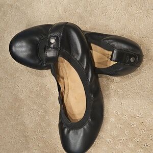 G.H. Bass & Co. Black Leather Ballet Flats